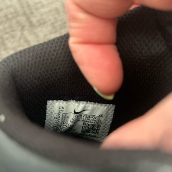 Boys- Nikes. Size 2. Only worn twice. Almost new condition. - Picture 2 of 3